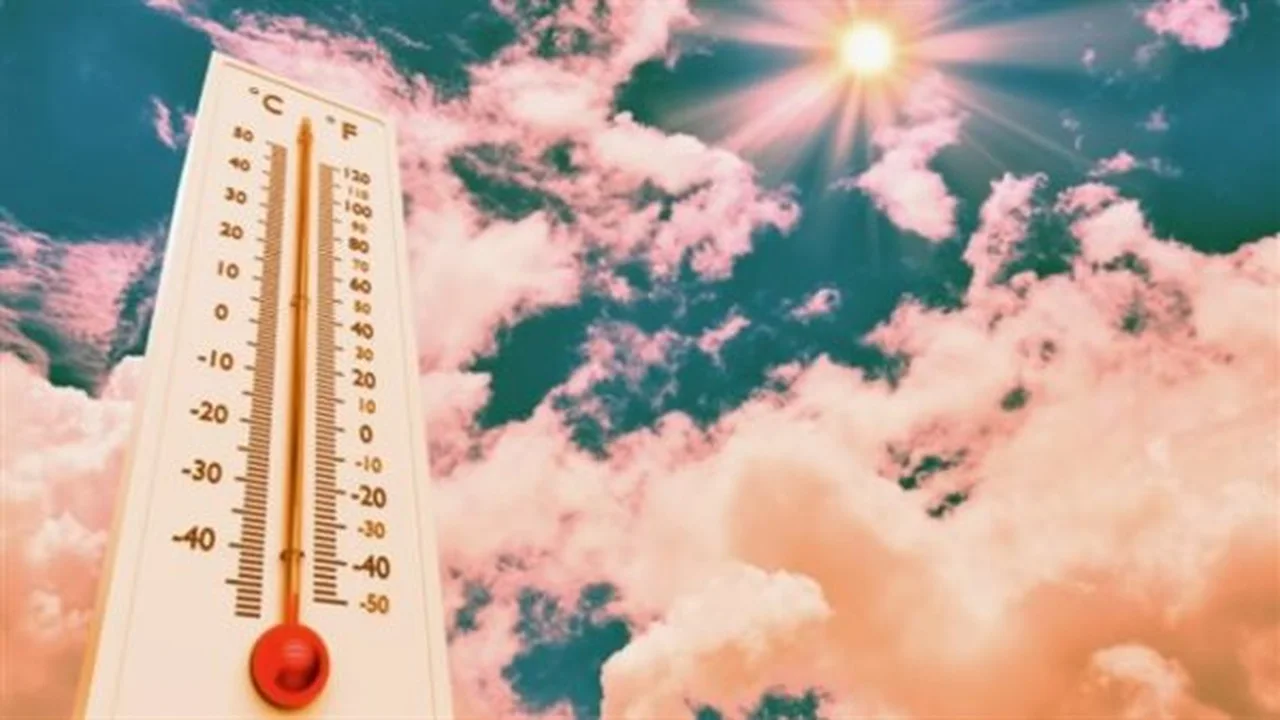 تأثير الرياح والأتربة المثارة على محافظات الصعيد وسيناء وفق توقعات الطقس اليوم